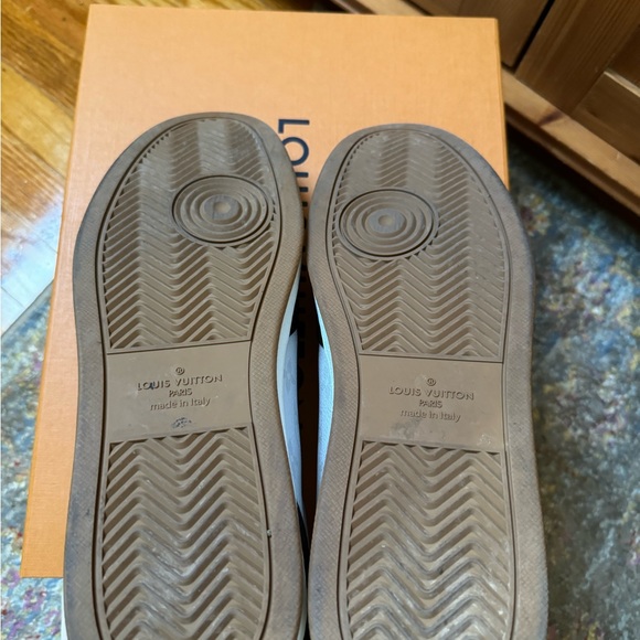 LOUIS VUITTON MEN’S RIVOLI SNEAKER. SIZE US 12 N / LV 11 N. ITEM# 1A8WGD - Picture 6 of 6